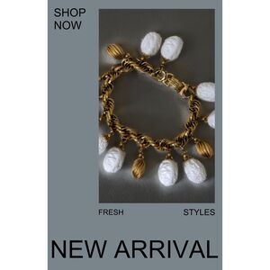 Vintage 1960s Napier Gold Tone Charm Bracelet